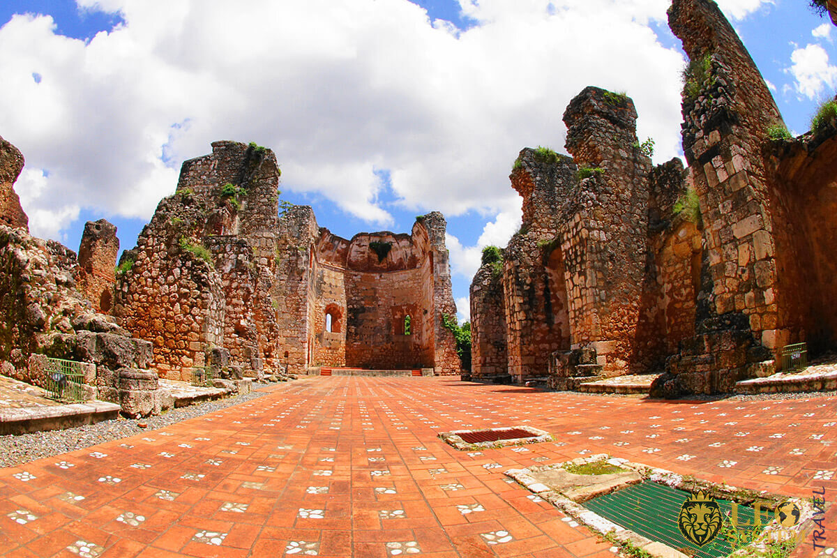 Image of historical attractions - Monasterio de San Francisco in Santo Domingo