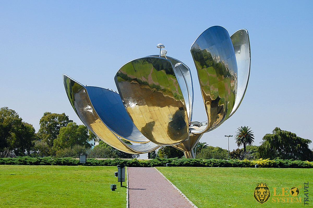 Image of Floralis Generica, huge metal sculpture in the form of a flower, Buenos Aires, Argentina