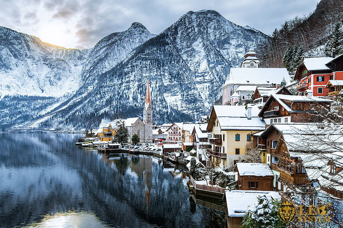 Charming winter view of Hallstatt, Austria