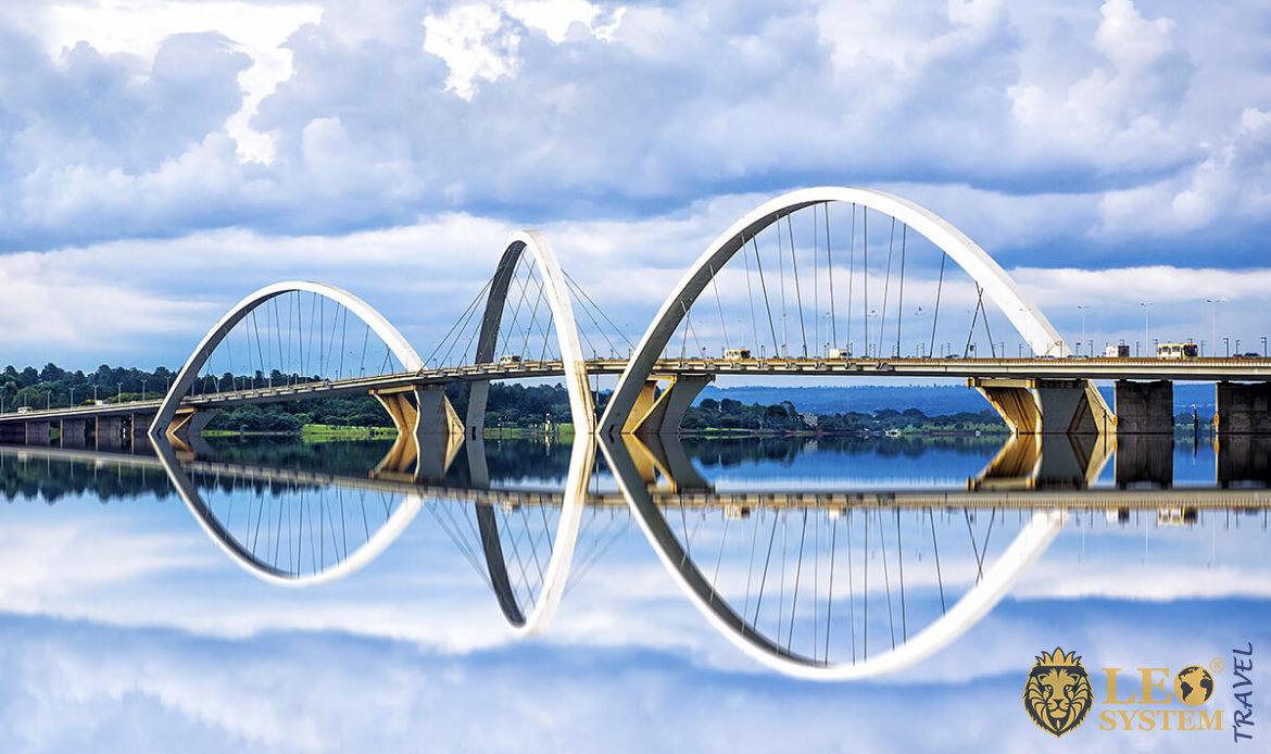 Image of bridges in Brasilia, capital of Brazil
