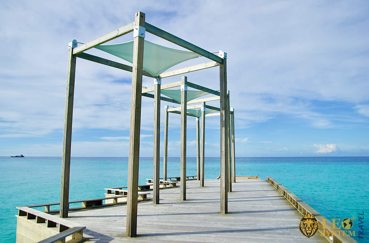 View of the Indian Ocean and blue sky, island of Kuramathi