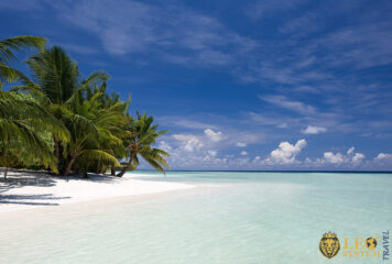 Travel to the Island of Kuramathi, Maldives