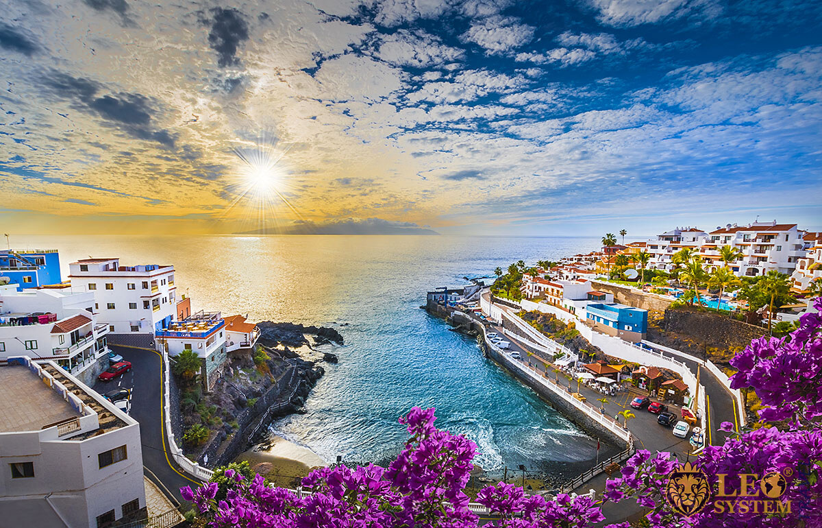 Image of houses, road and ocean coastline, island of Tenerife, Spain