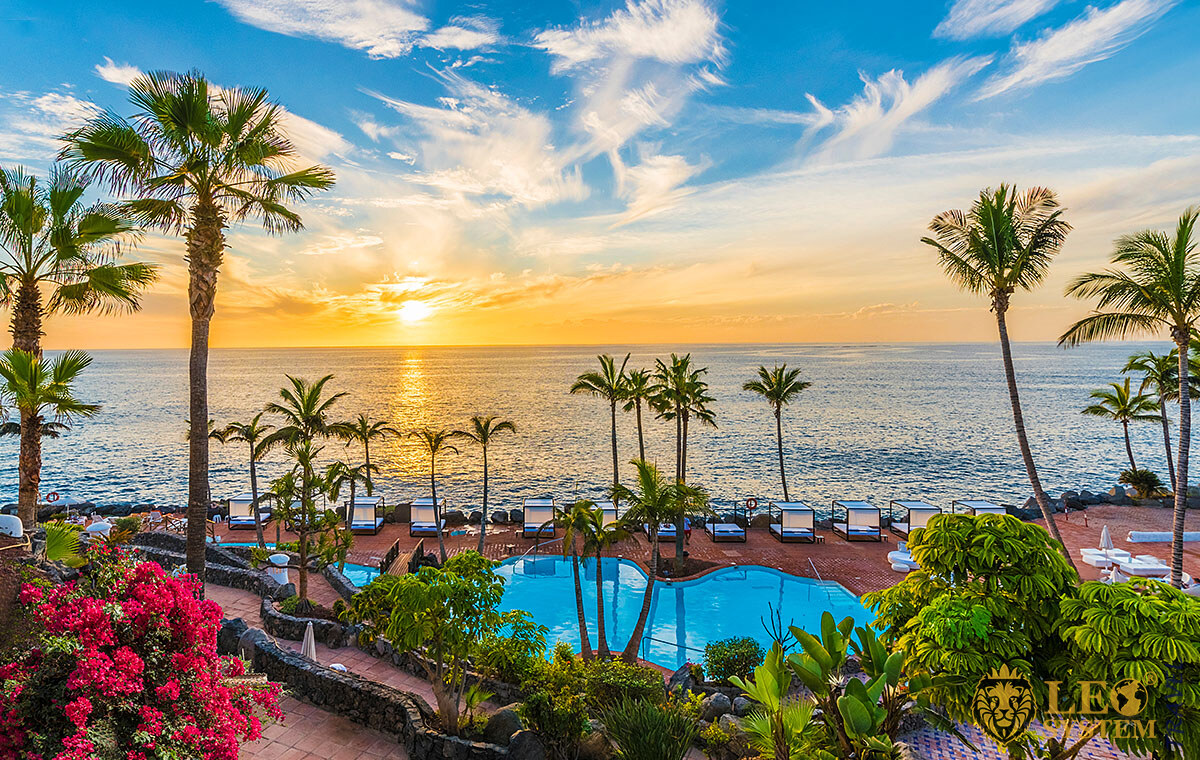 Beautiful view of the Atlantic Ocean at the time of sunset, island of Tenerife