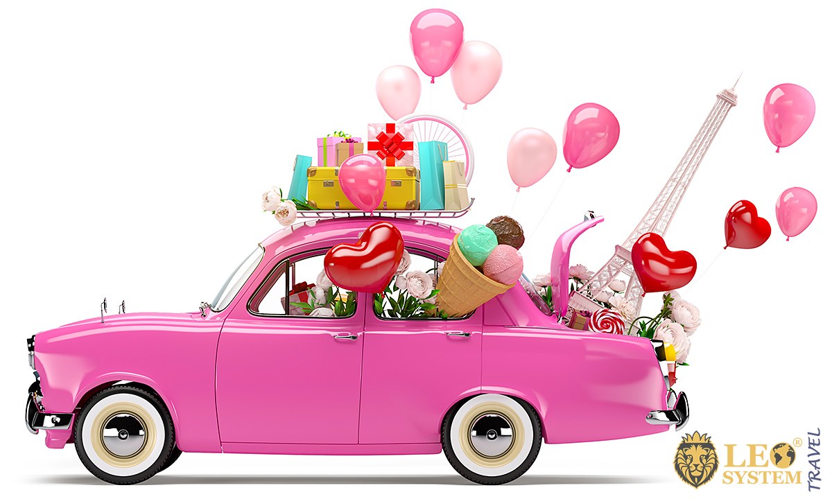 Image of a beautiful vintage car and balloons